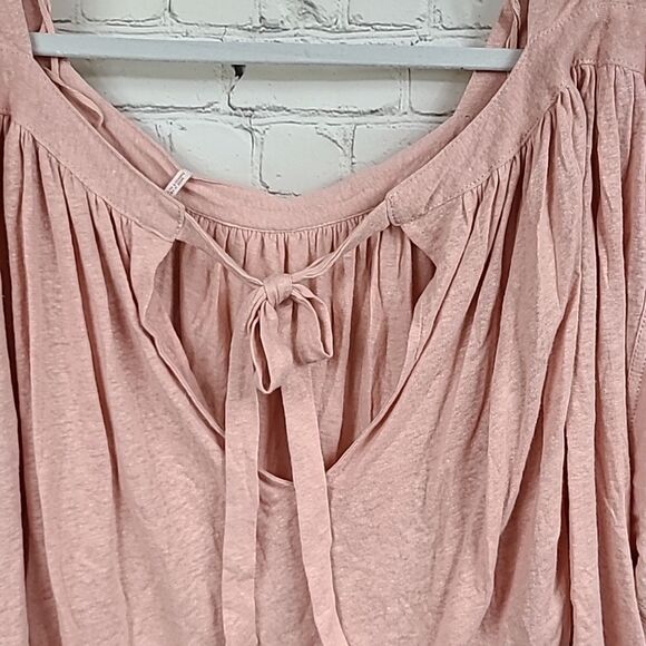 Free People NWT Pink Linen Oversized Tee Strawberry Crop Top Bow Tie Back Blouse - Picture 11 of 12